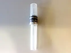 細い注射針