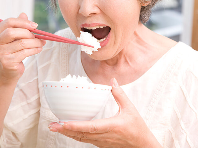 噛むことと認知症の関係