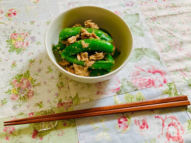 スナップエンドウとツナの胡麻和え