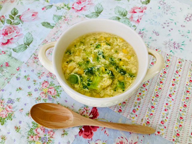 ブロッコリーとコーンの卵スープ