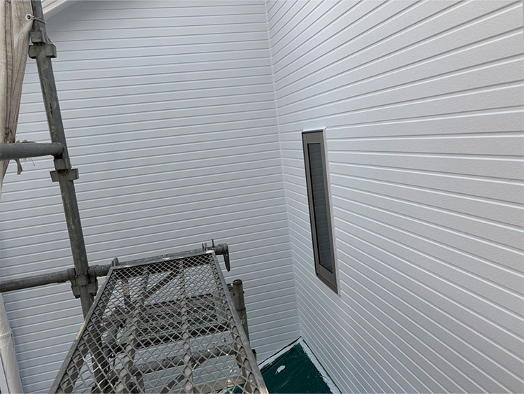 After:プレミアムシリコン塗装で自然なツヤと防汚性を回復!