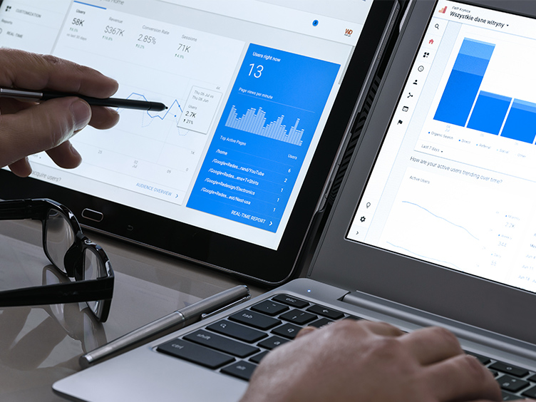 リスティング広告の特徴 効果測定と分析から改善できる。